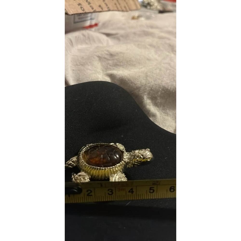 VINTAGE Turtle Brooch feat. Cabochon Center Stone
Item#126